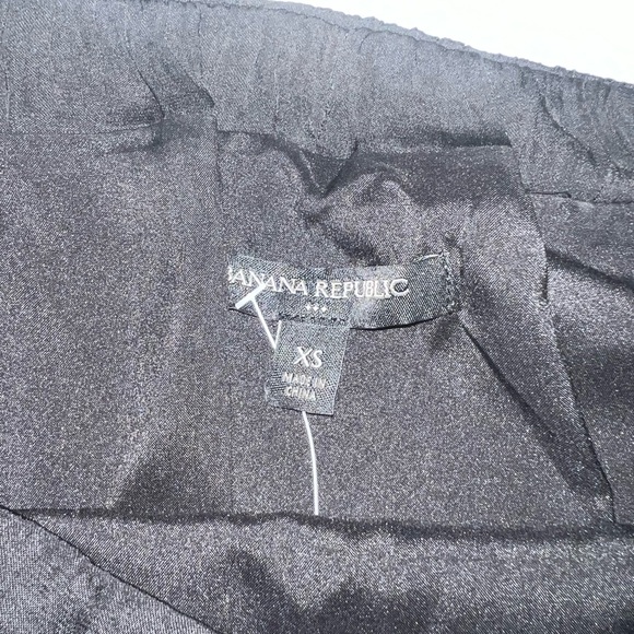 Banana Republic Off the Shoulder Satin Top Size XS - Picture 3 of 5